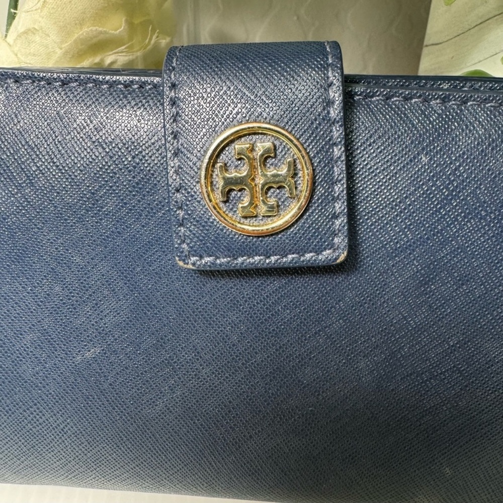 Tory Burch Blue Leather Wallet with Gold Logo - Picture 7 of 7